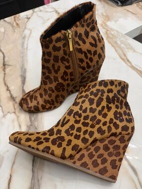 Leopard Print Wedge Ankle Bootie - Brown victorias secret size 8.5